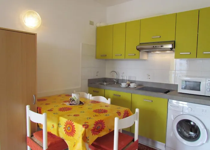 Colorful By The Beach-beahost Appartement *