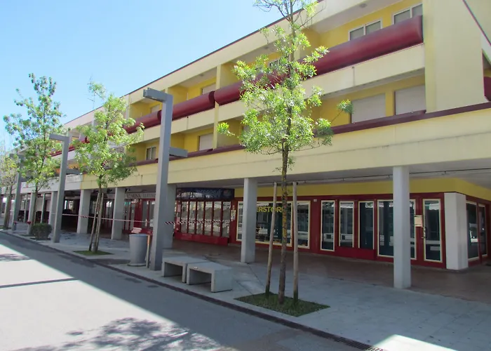 Colorful By The Beach-beahost