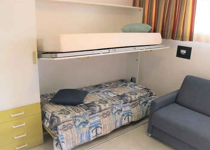 Colorful By The Beach-beahost Appartement